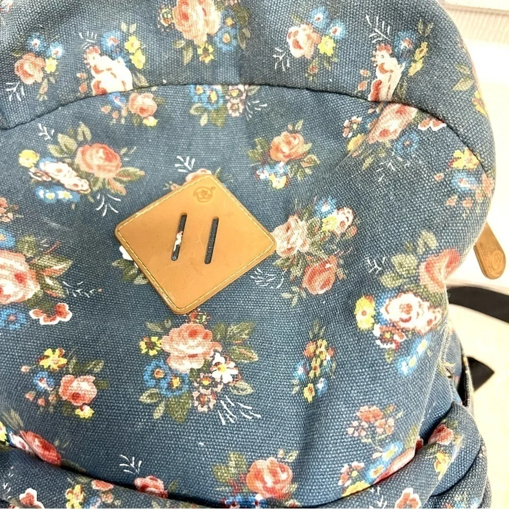Douguyan Canvas Light Backpack Blue Floral Chic Skater 16” boho cottagecore